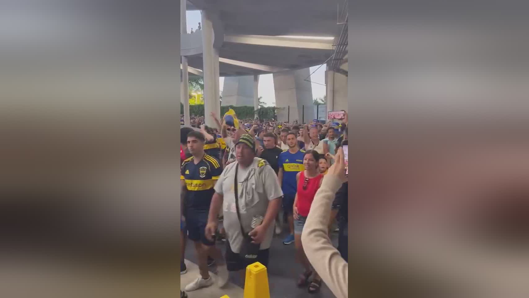 南美足球赛事引发球迷热烈讨论 南美足球赛事引发球迷热烈讨论