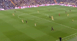 恩菲尔德连续不败,争冠形势一片大好 恩菲尔德连续不败,争冠形势一片大好