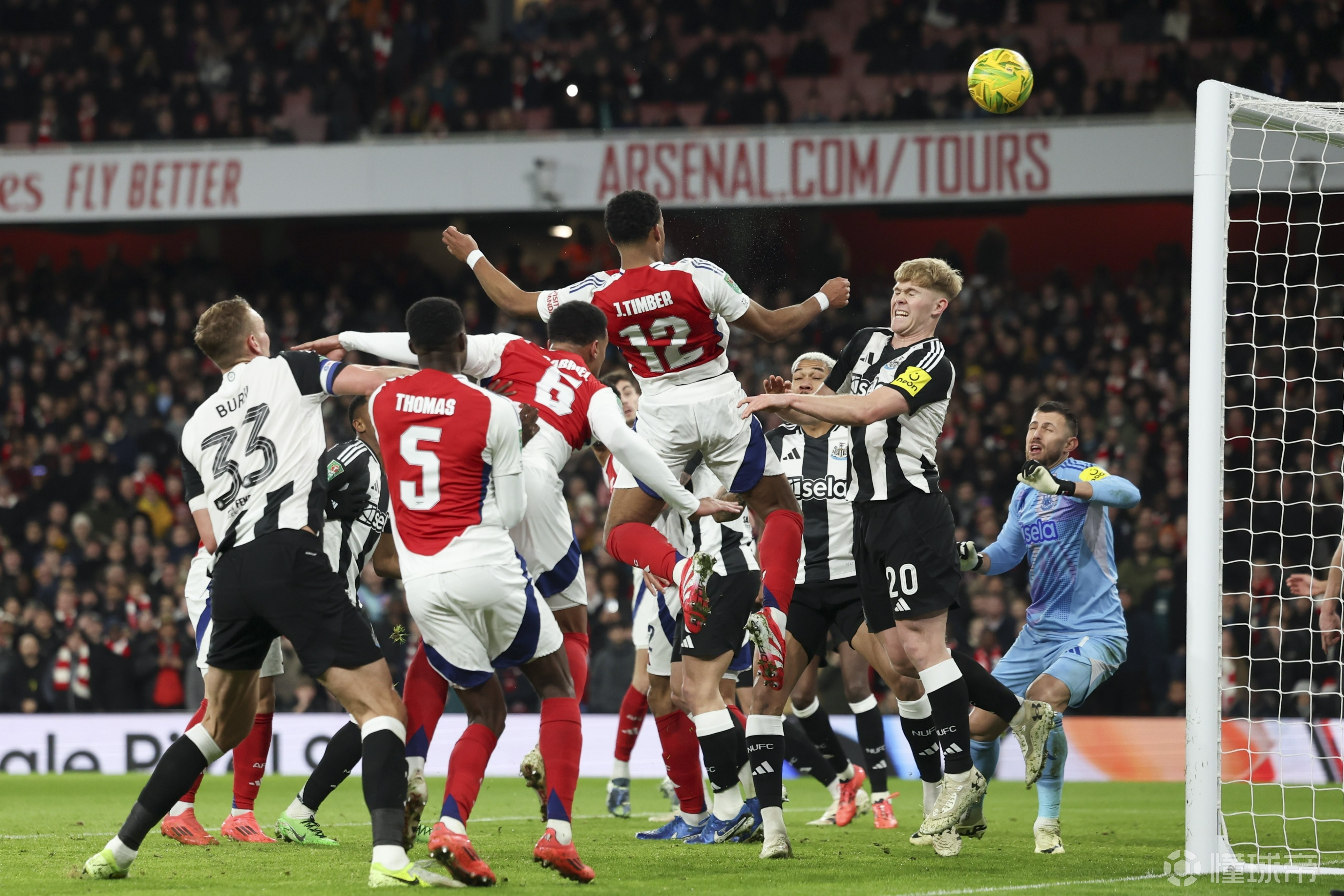 阿森纳被逆转,失去领先位置 阿森纳被逆转,失去领先位置
