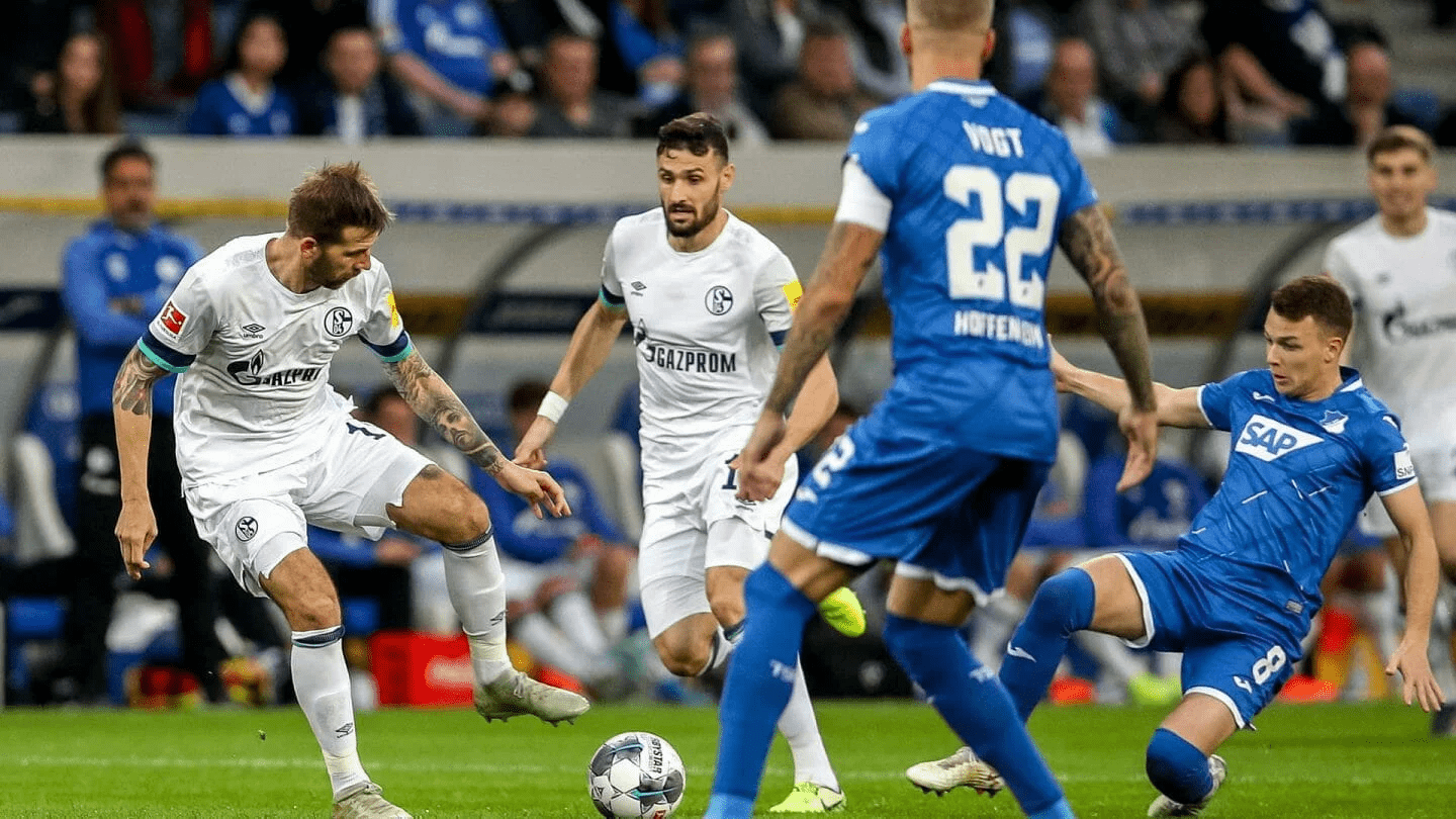 星空体育在线-沙尔克失利，遭遇德国足球联赛连败的简单介绍