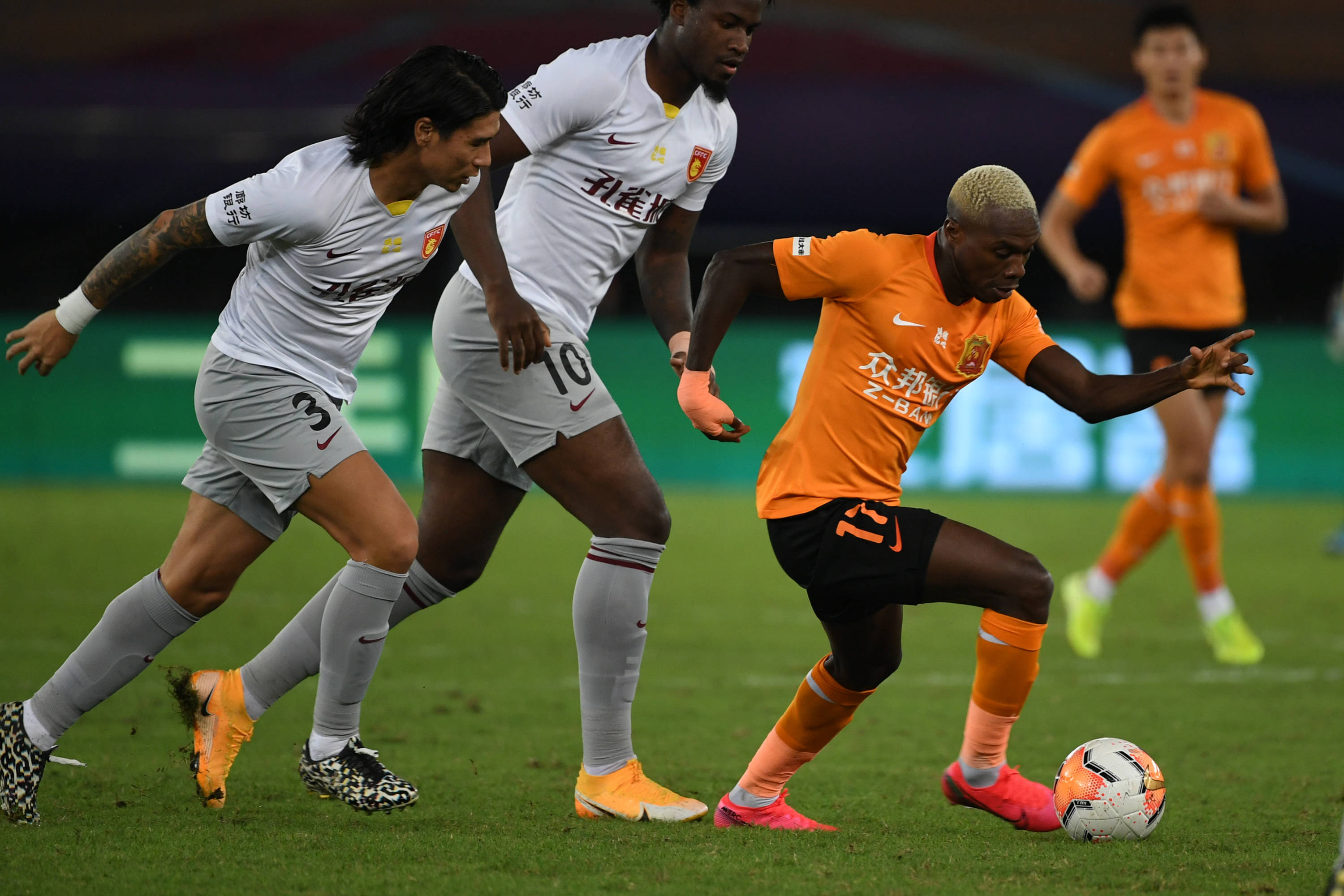 关于武汉卓尔战胜华夏幸福,连胜势头不减的信息 关于武汉卓尔战胜华夏幸福,连胜势头不减的信息