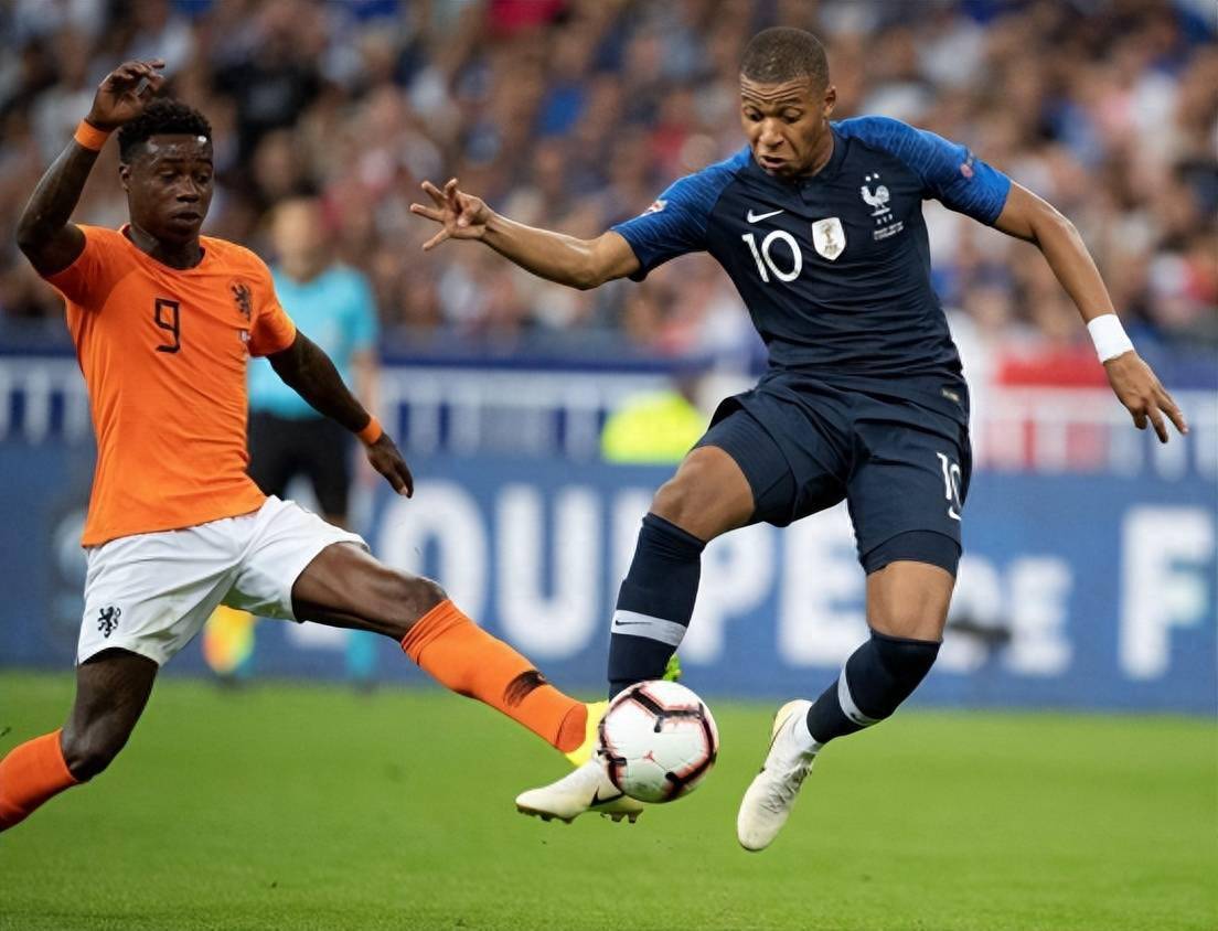 星空体育馆-包含雄鸡主场不敌弗朗克福，遭遇三连败的词条