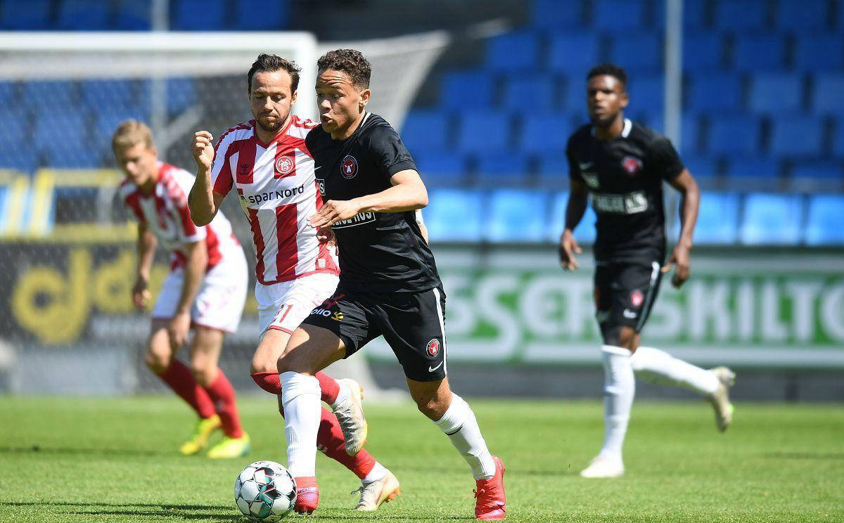 包含阿贾克斯势不可挡,欧冠四强突围告急!的词条 包含阿贾克斯势不可挡,欧冠四强突围告急!的词条