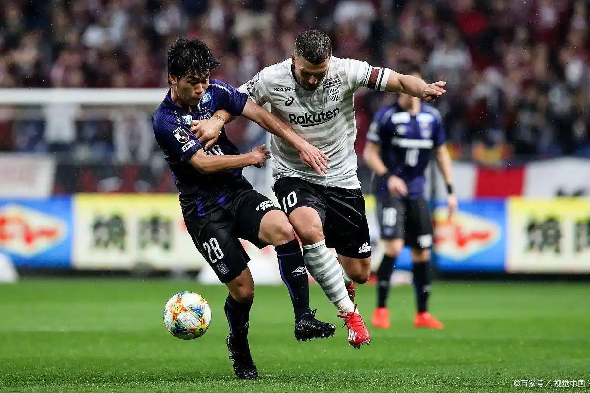 柏林赫塔主场保持不败,德甲前四位置稳固 柏林赫塔主场保持不败,德甲前四位置稳固