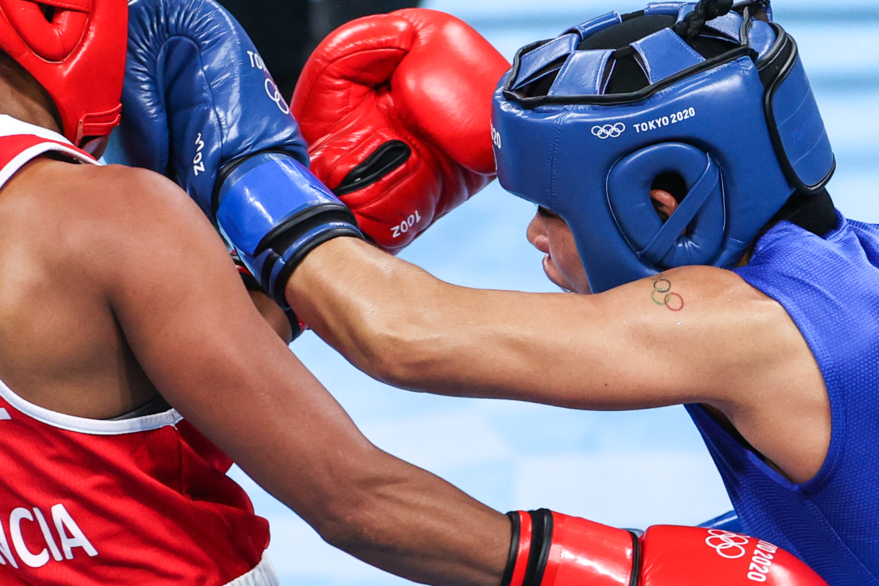 加拿大击败哥伦比亚,获得拳击胜利 加拿大击败哥伦比亚,获得拳击胜利